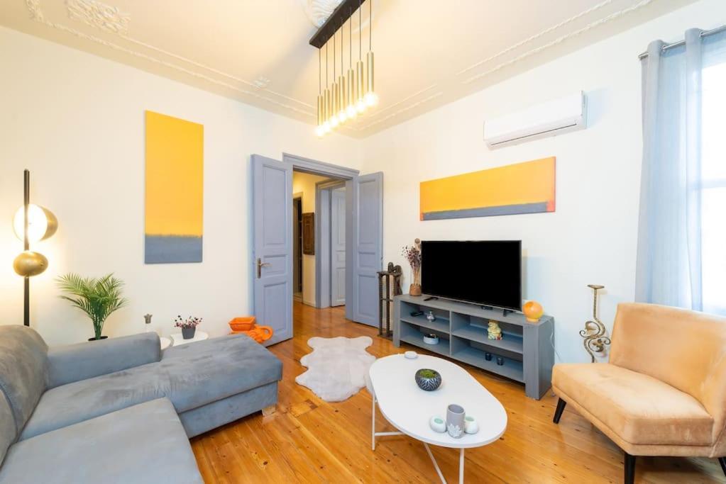 Marvelous Flat - 3 Bedrooms W 2 Terraces Daire İstanbul