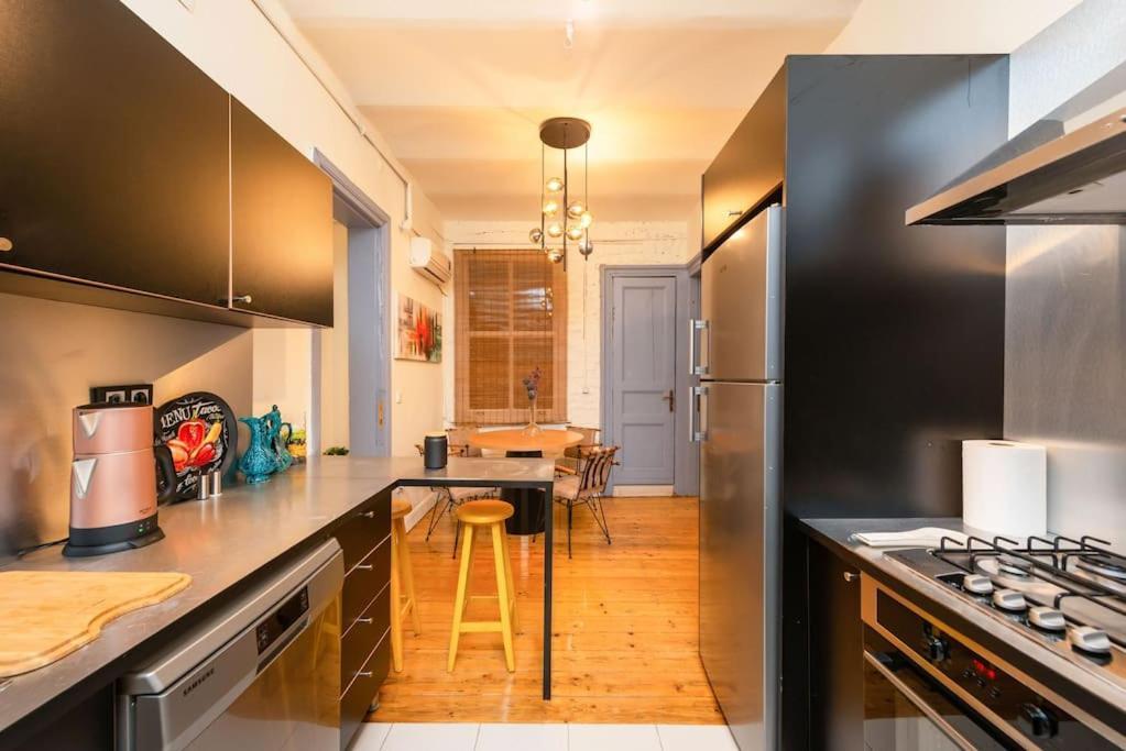Marvelous Flat - 3 Bedrooms W 2 Terraces Daire